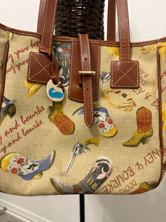 RARE Vintage Dooney & Bourke Western Print Canvas Tote 🌵 - Picture 3 of 6